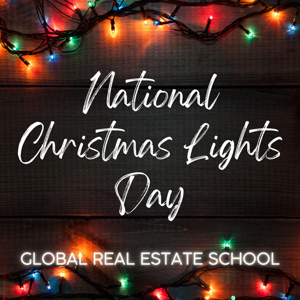 It's National Christmas Lights Day!!! 🎄